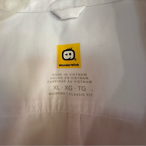 WonderWink Women's Classic Fit White Lab Coat - Picture 7 of 10